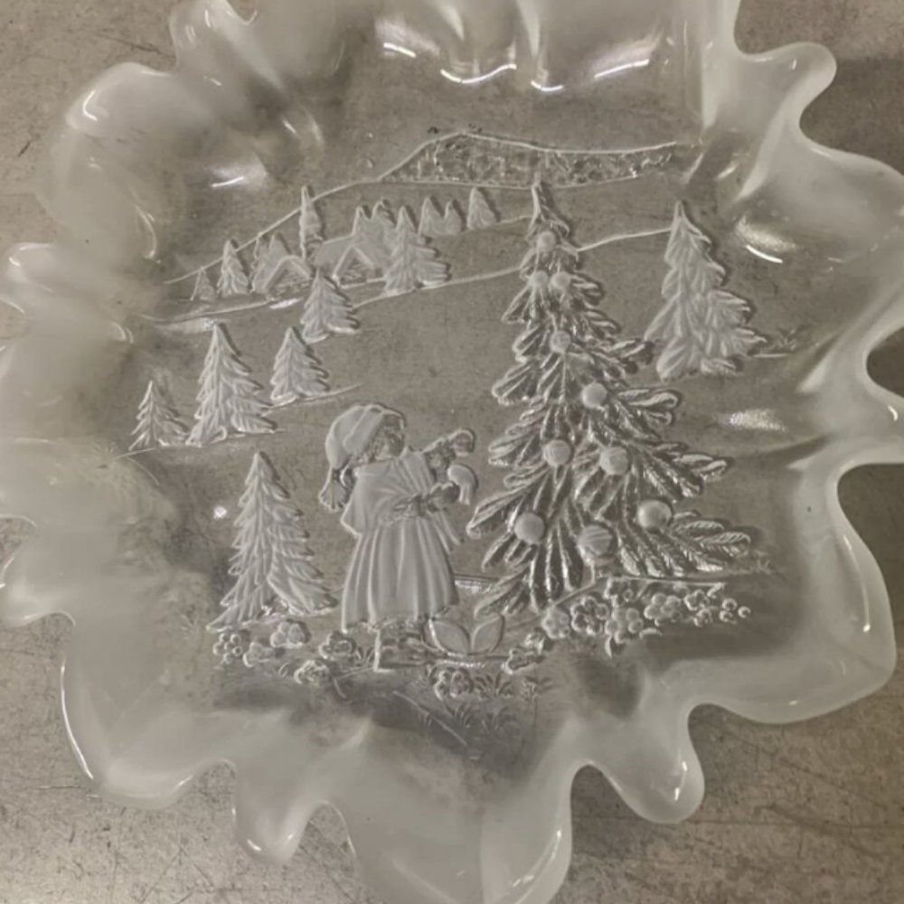 9"  Mikasa Christmas Story Crystal Bon Bon Plate